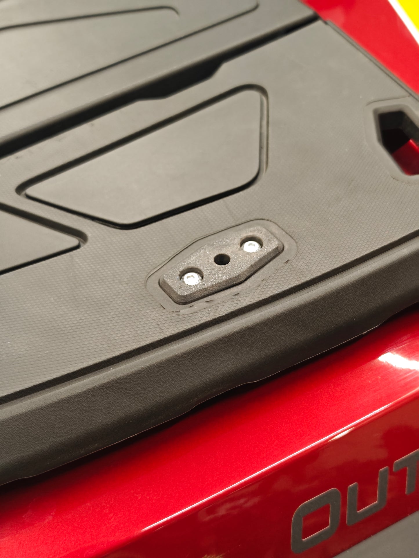 Can-Am Outlander G3 etutarakan kiinnitysankkuri M6