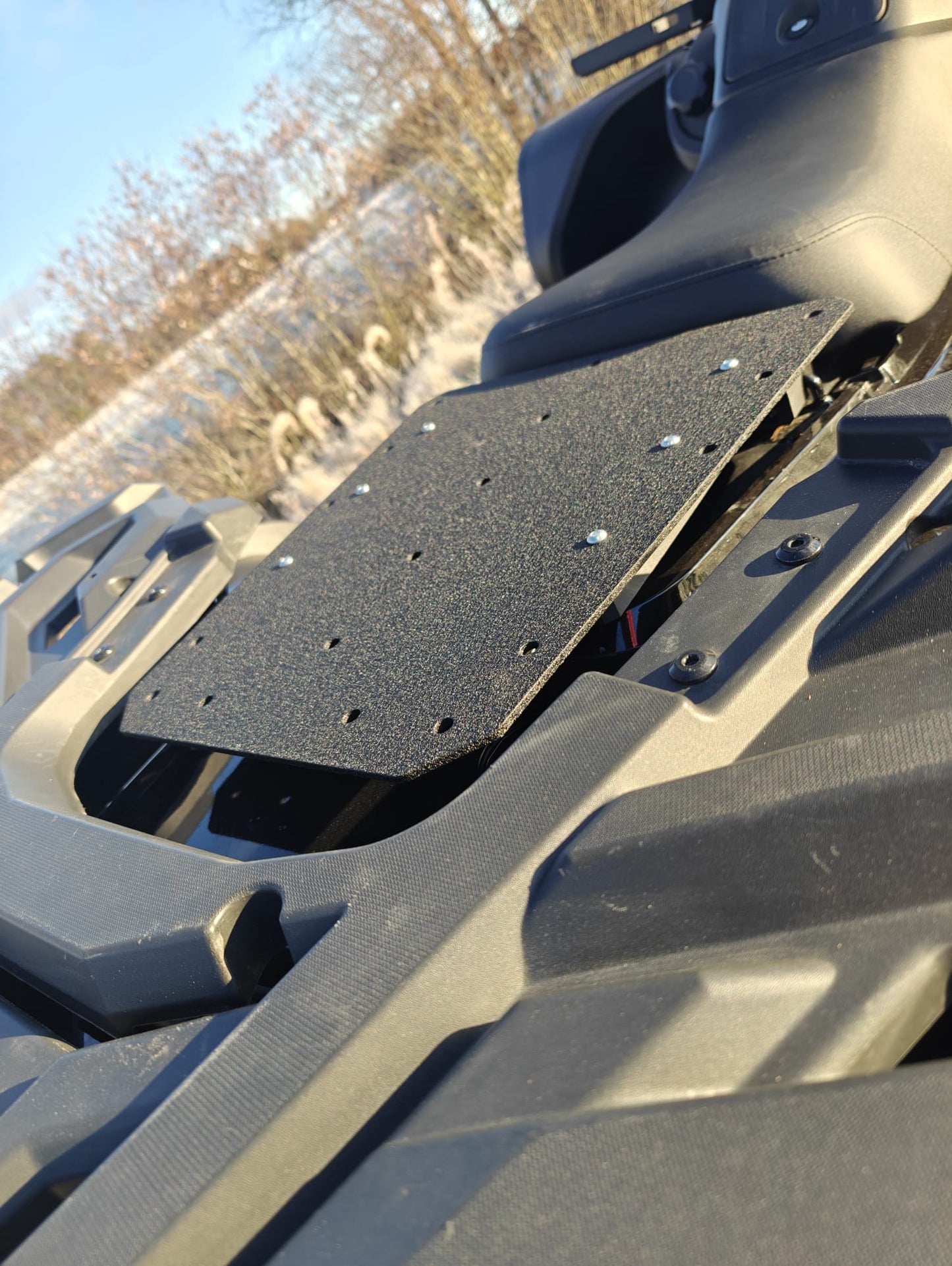 Snarler AT10 rear seat infill rack