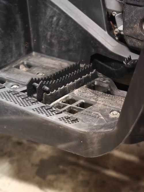 Foot Pegs Outlander G2